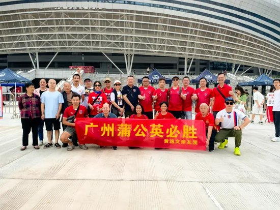 采用门槛更低的时间免费、道具收费运营模式。相关图片