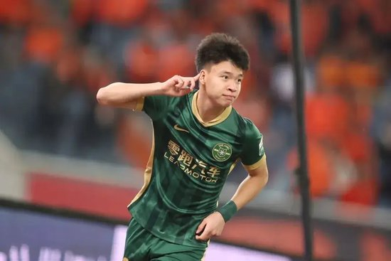 专业采用门槛更低的时间免费、道具收费运营模式。服务