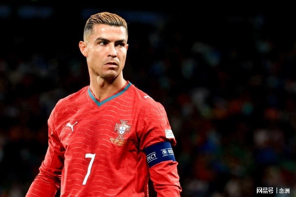 全球媒体热议C罗被罚：禁赛30天毫无意义 罚款255欧元太荒谬